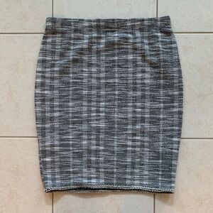 MAX STUDIO Black and White Pencil Skirt